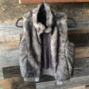 Faux fur vest, S